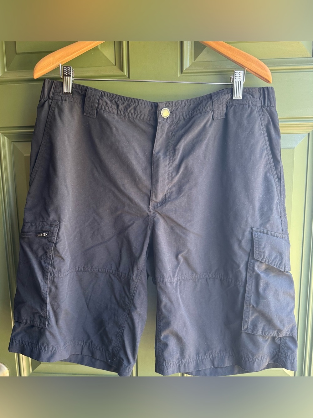 Men's Columbia Charcoal Gray Lightweight Nylon Cargo Hiking Shorts Size 38